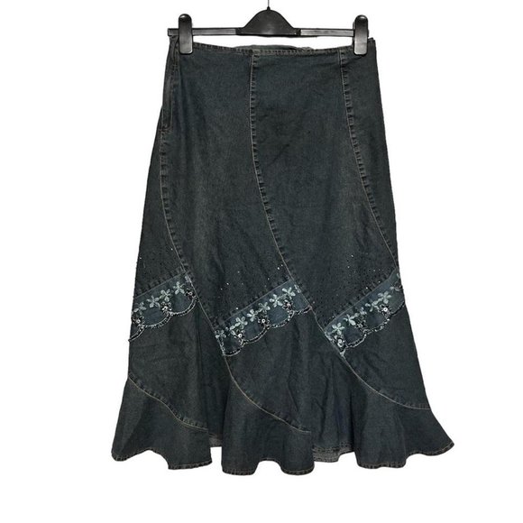 Dark wash denim skirt with embroidery detailing - Picture 3 of 4